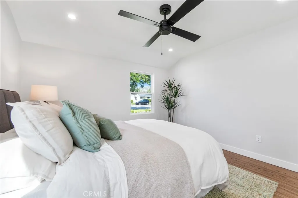 Additional image 94 of 406 Eton Dr, Burbank, CA 91504