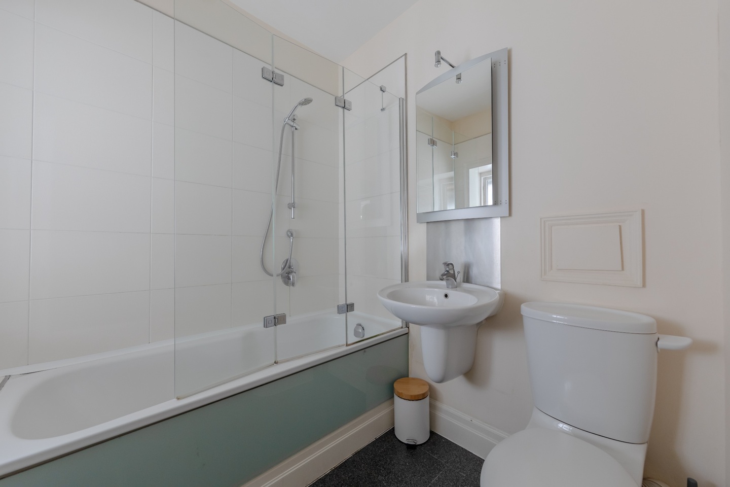 Additional image 4 of 2 Bed Flat, Aston Webb House, SE1, N1 7GU