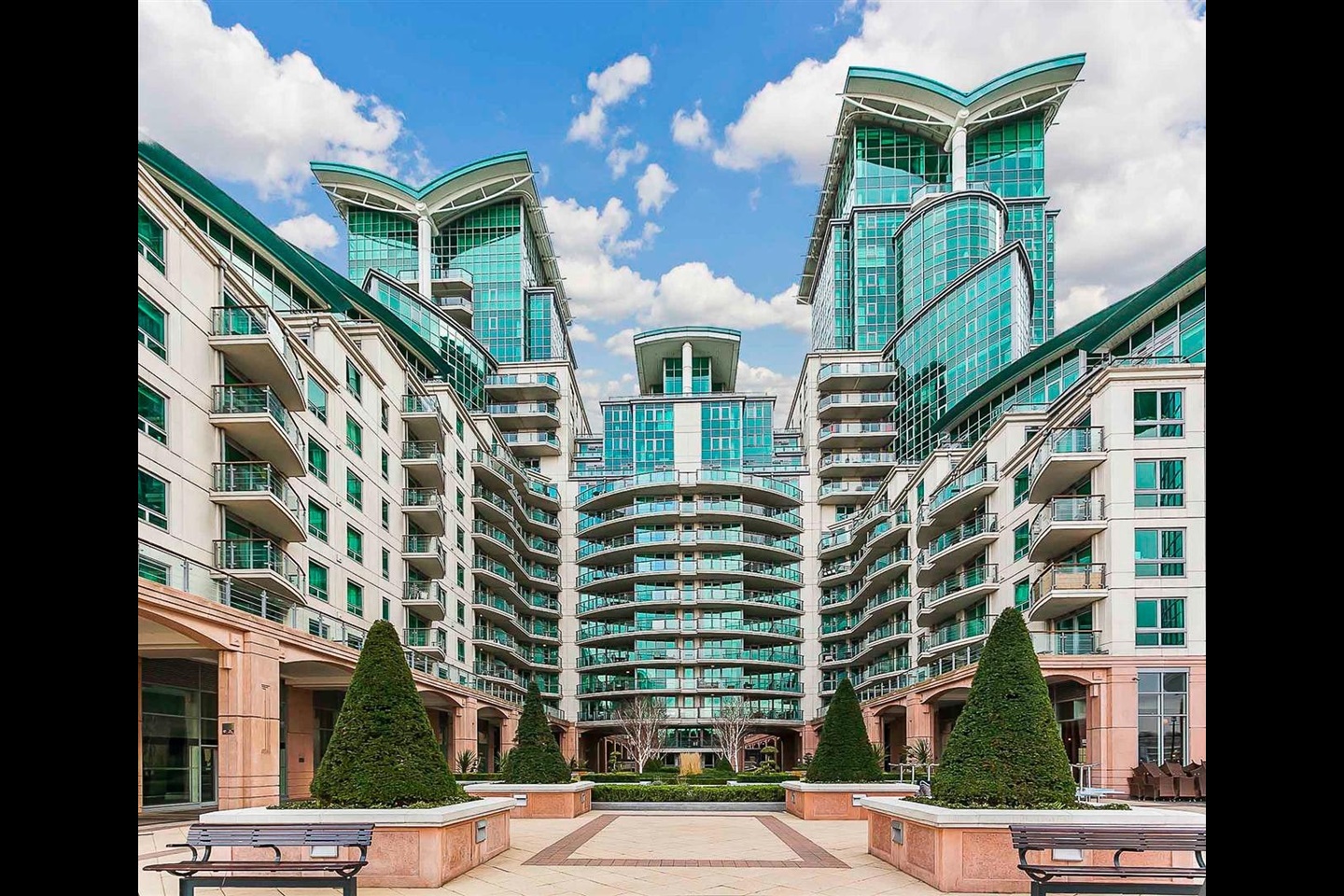 Studio Flat, Kestrel House, SW8, N1 7GU