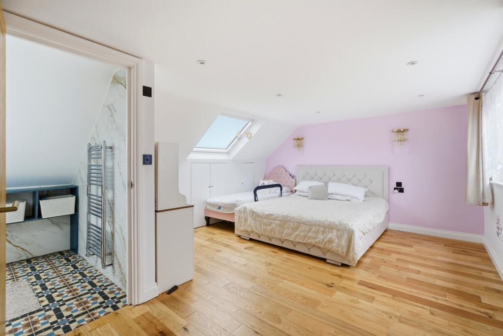 Additional image 13 of Meadway, Colney Heath, St. Albans, Hertfordshire, AL4