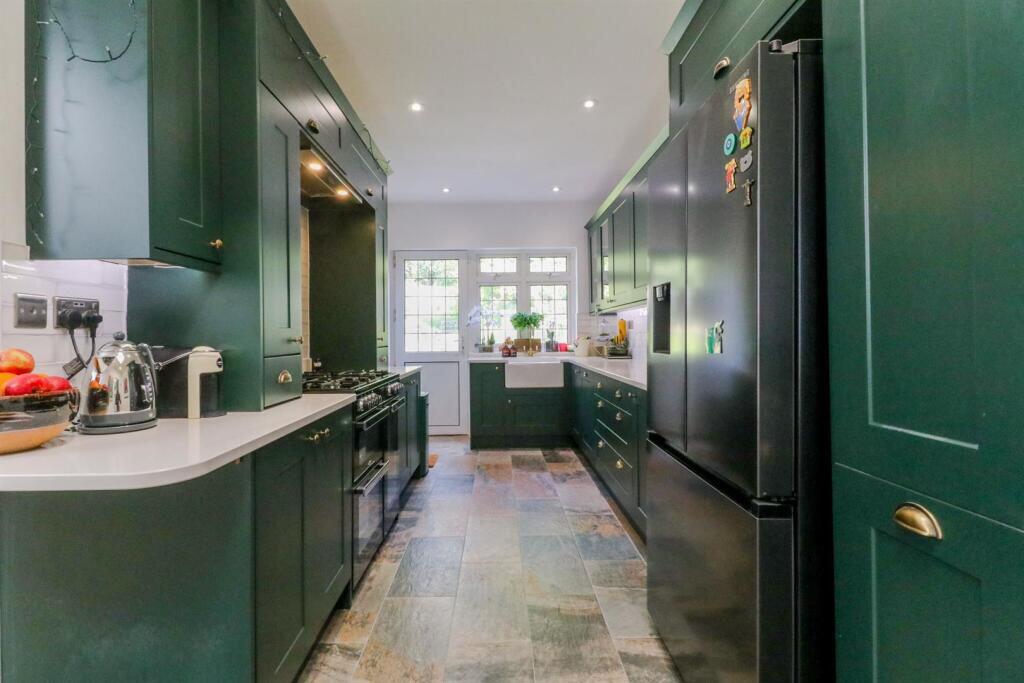 Additional image 8 of Georges Wood Road, Brookmans Park