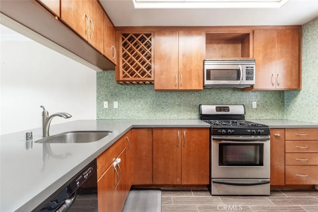 Additional image 42 of 14631 Dickens Street Unit 7, Sherman Oaks, CA 91403