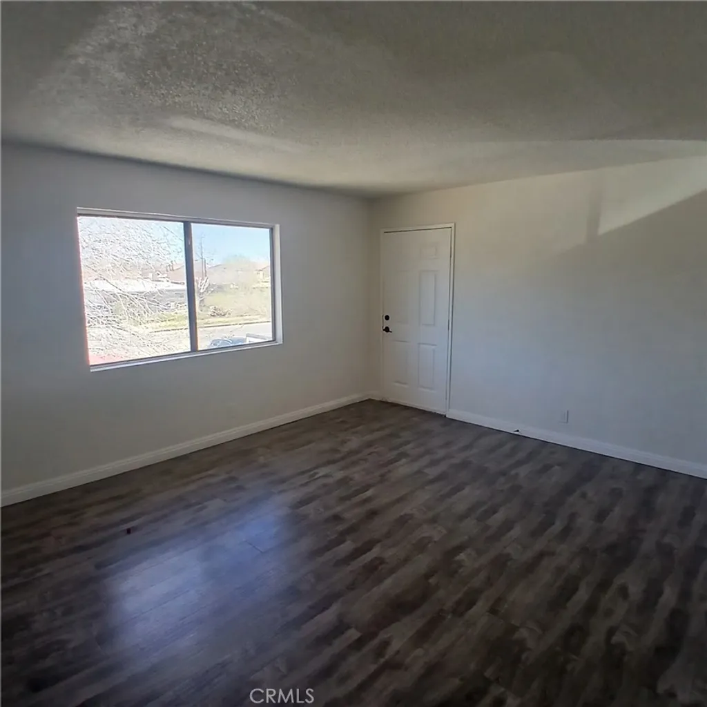 Additional image 5 of 509 E Avenue Q-2 Unit B, Palmdale, CA 93550