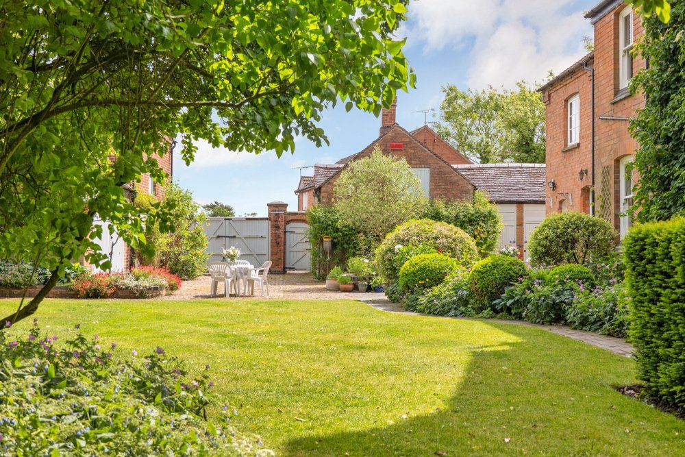 6 bed detached house for saleThe Old Rectory, Stoney Stanton, Leicestershire LE9 photo 5