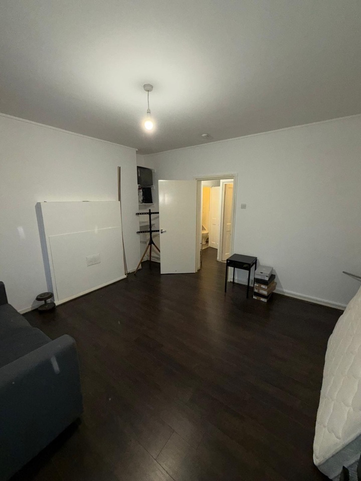 Additional image 2 of Studio Flat, Aylesford House, SE1, N1 7GU