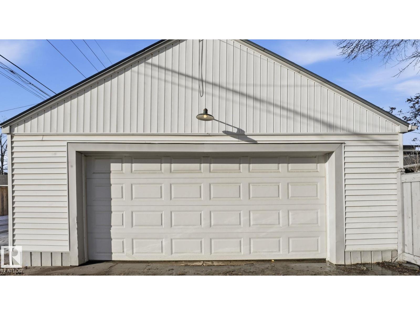 Additional image 3 of 10922 117 Street NW, Edmonton, AB, T5N3N6