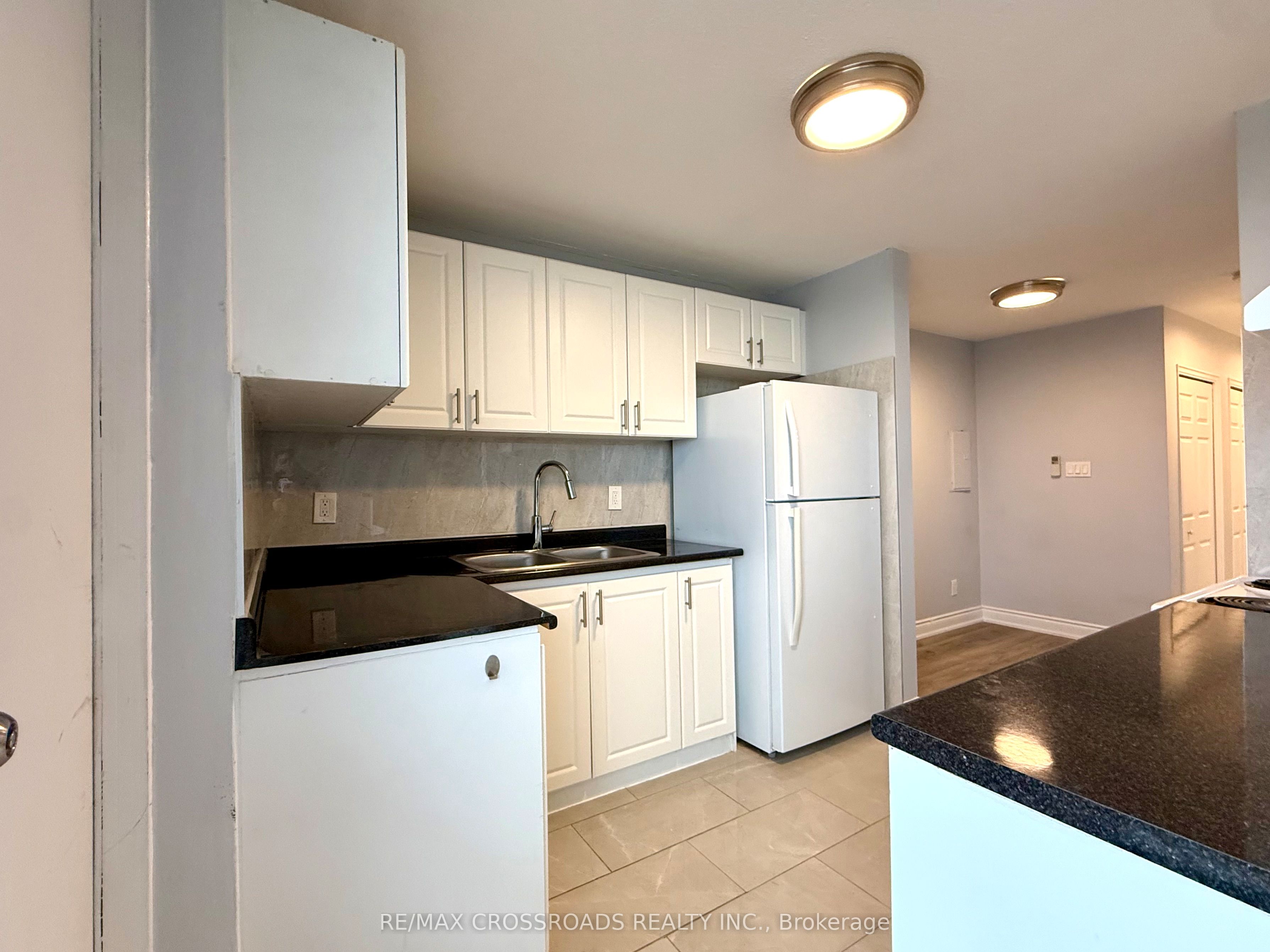 Additional image 3 of 802-363 Lakeshore Road, Mississauga, ON, L5G 1H7