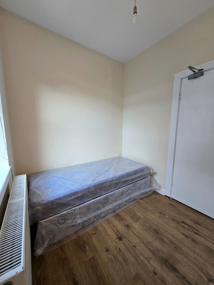 Additional image 4 of Studio Flat, Larkhall Lane, SW4, SW4 6SH