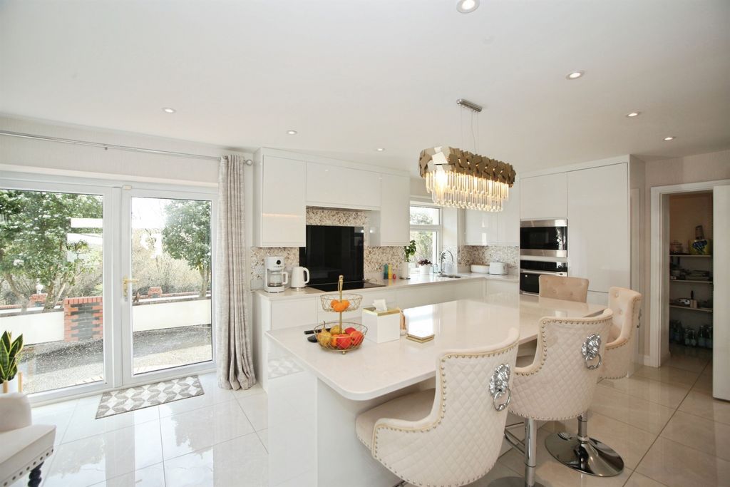 Additional image 4 of 5 bed detached house for saleMill Lane, Cross Inn, Pontyclun CF72