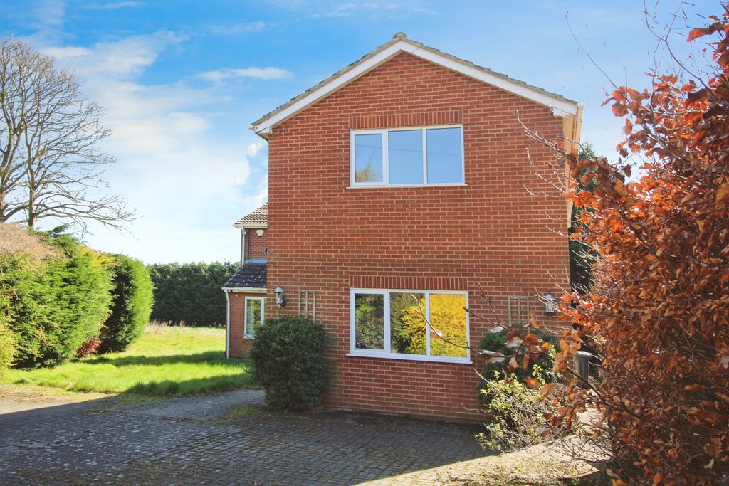 5 bed detached house for saleElm Road, Grimsby DN37