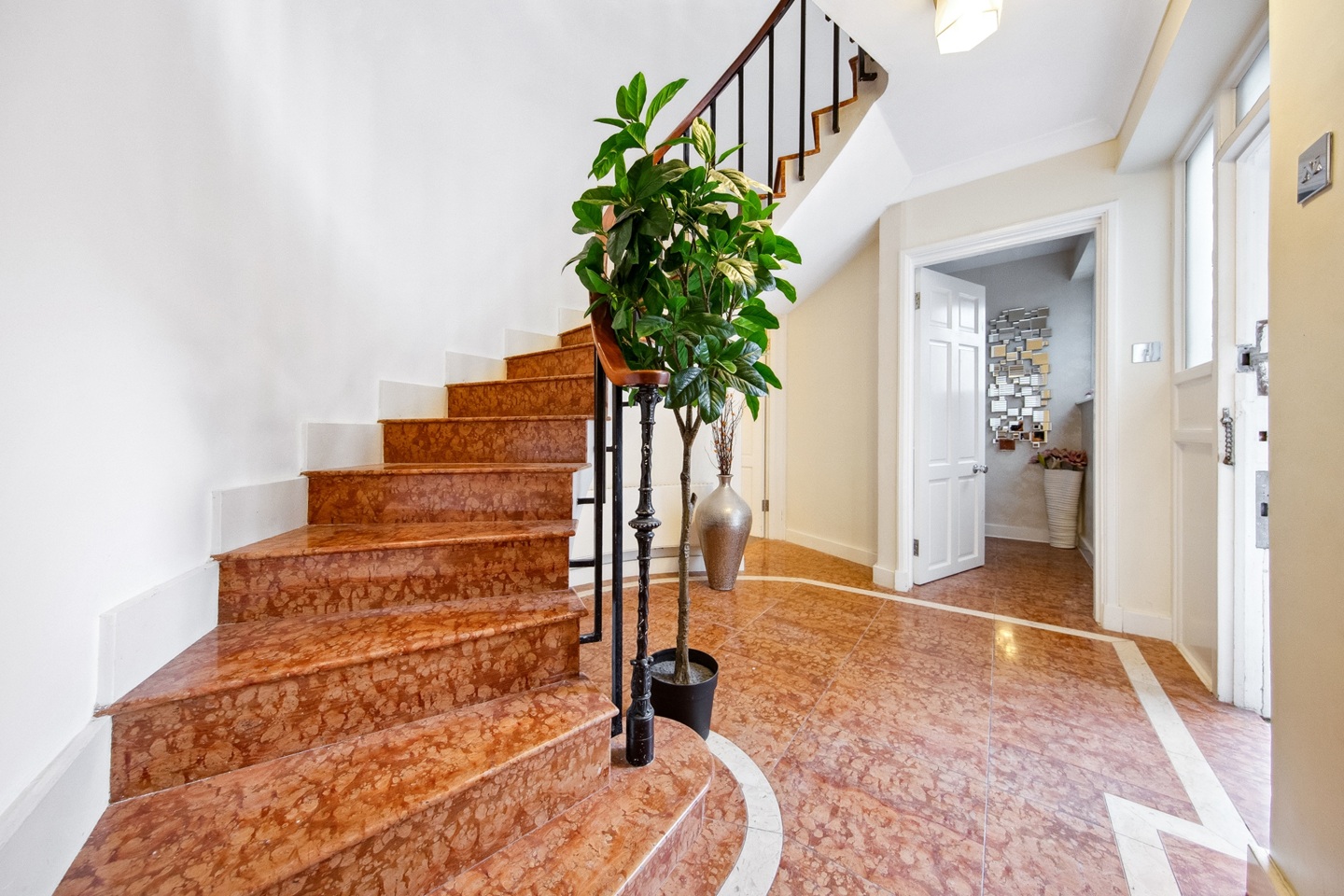 Additional image 30 of 4 Bed Flat, William Mews, SW1X, N1 7GU