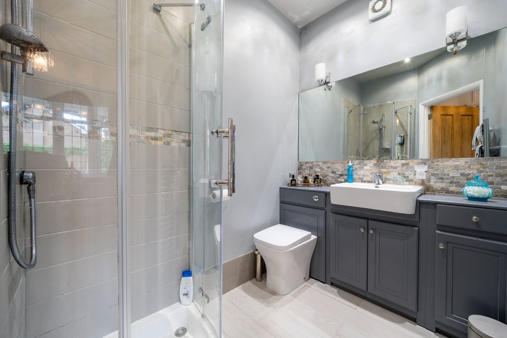 Additional image 15 of 3 bed flat for saleBeaumont Grove, Solihull, West Midlands B91