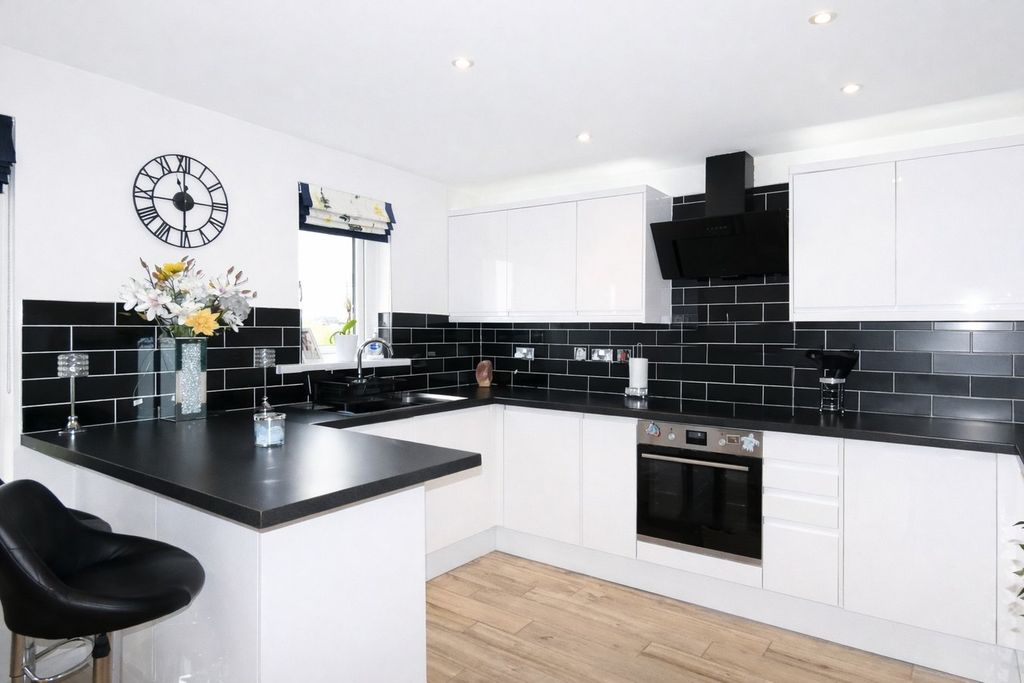 Additional image 4 of 2 bed flat for saleJersey Quay, Port Talbot SA12