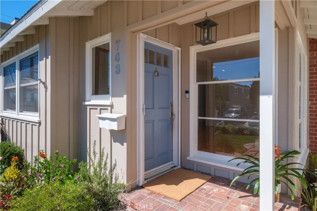 743 26th St, Manhattan Beach, CA 90266