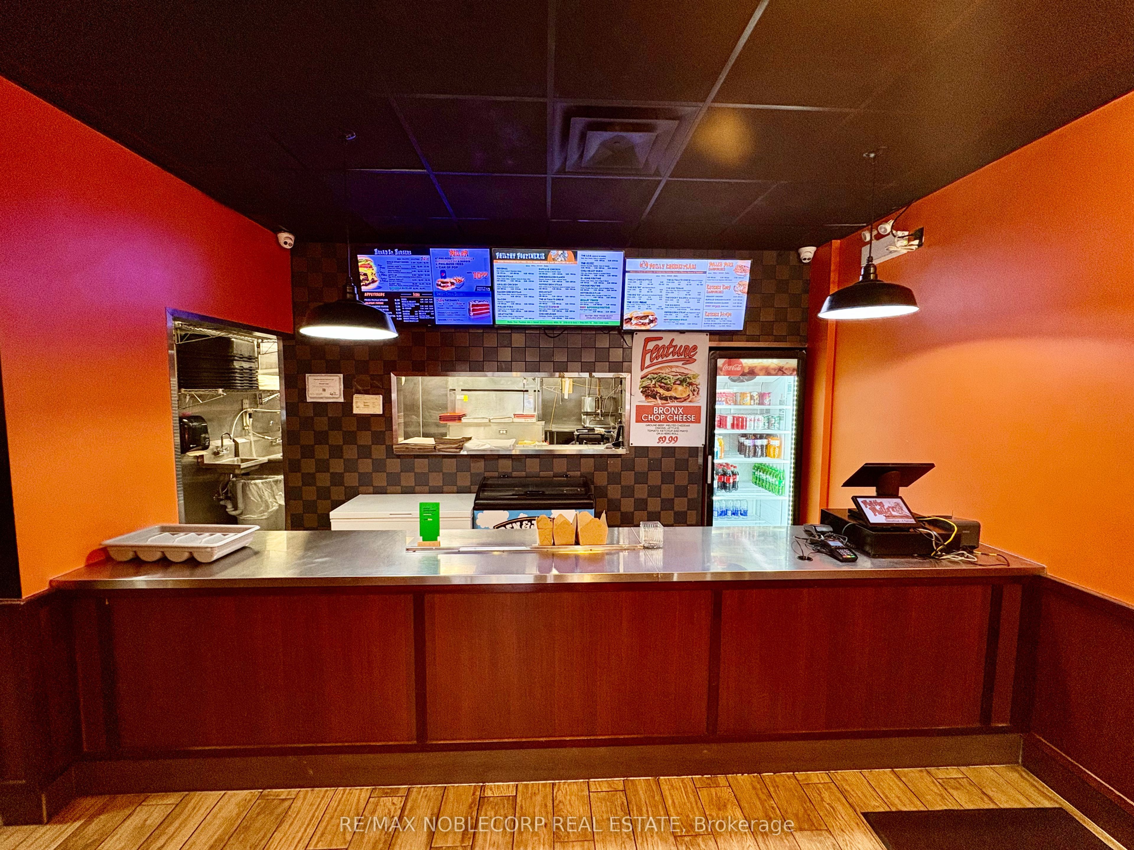 Additional image 6 of 4-114 Lakeshore Road E, Mississauga, ON, L5G 1C9