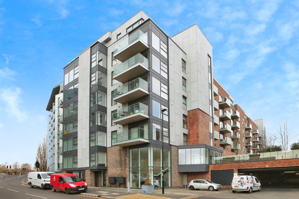 Additional image 4 of 2 bed flat for saleEast Station Road, Fletton Quays, Peterborough PE2