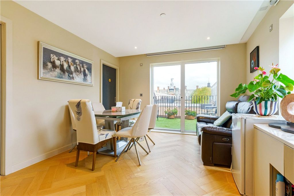 3 bed flat for saleToft Green, York, North Yorkshire YO1 photo 3