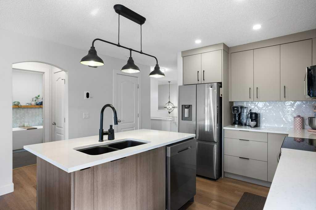 Additional image 6 of 377 Stonegate Way NW, Airdrie, AB, T4B 2X9