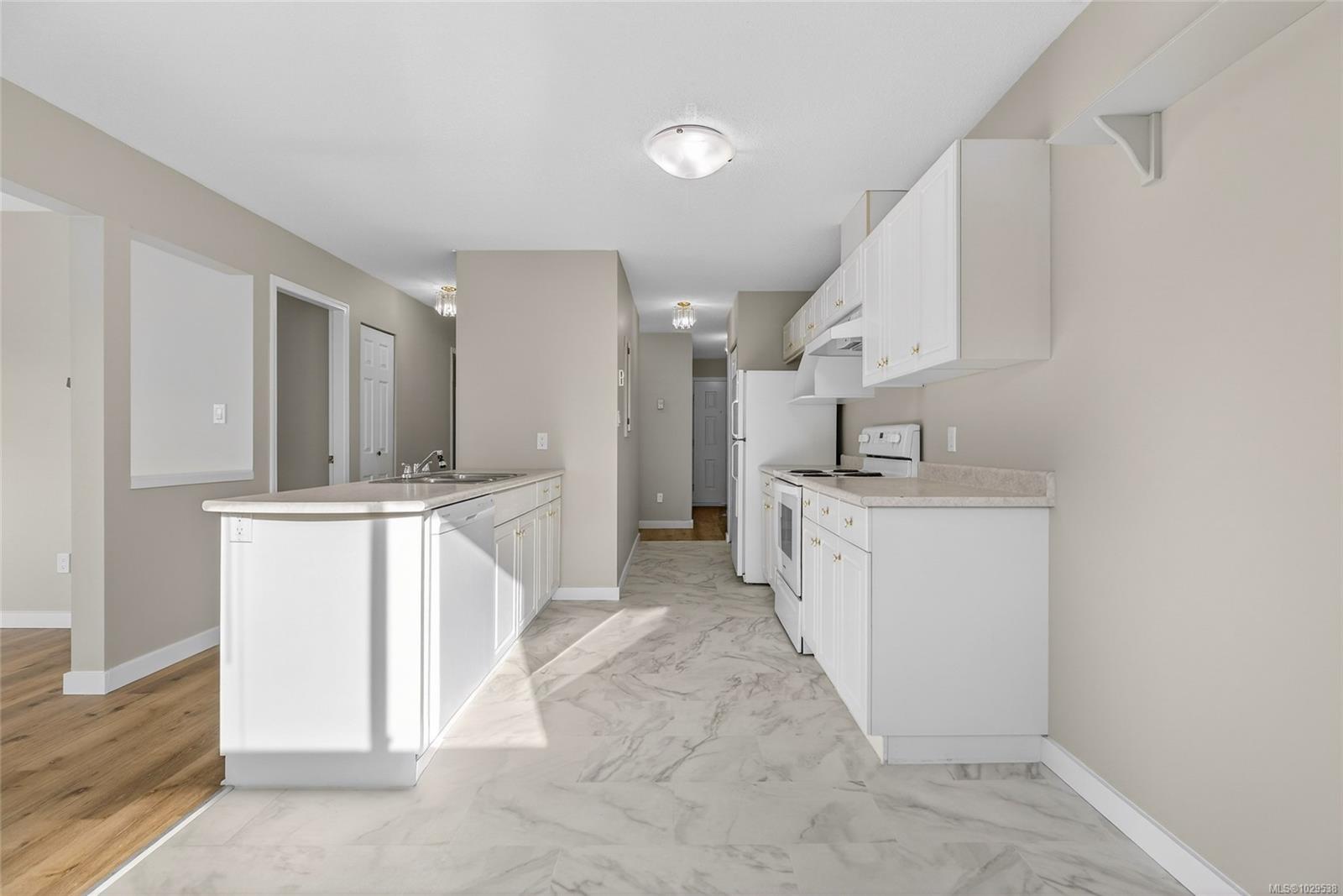 Additional image 4 of 202-2647 Muir Road, Courtenay, BC, V9N 8Z4