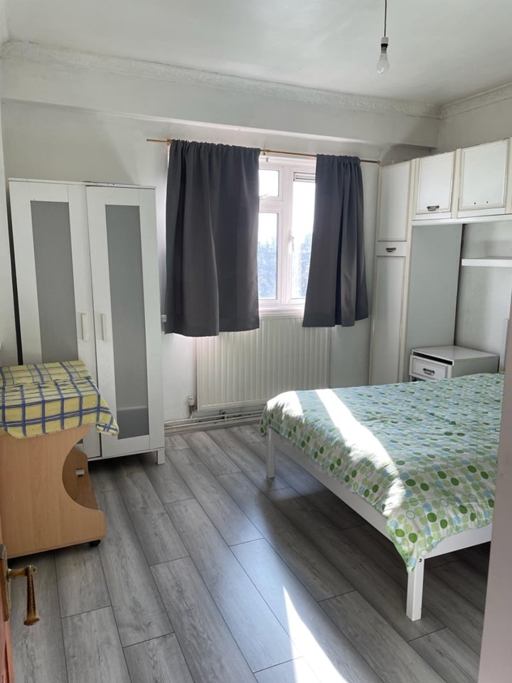 3 Bed Flat, Bronti Close, SE17, N1 7GU