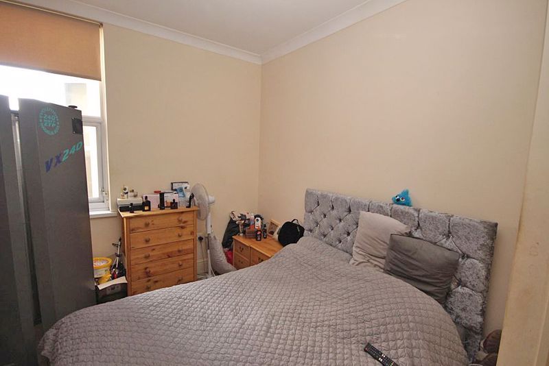 4 bed flat for saleWelholme Road, Grimsby DN32 photo 4