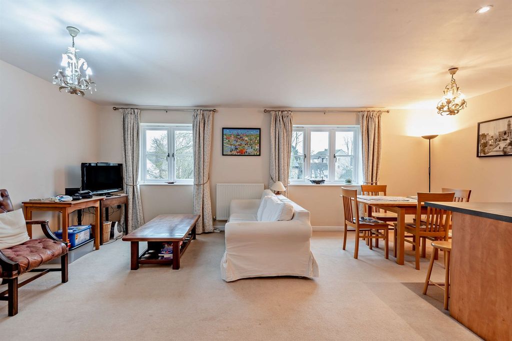 Additional image 4 of 2 bed flat for saleRiverside Place, Stamford PE9