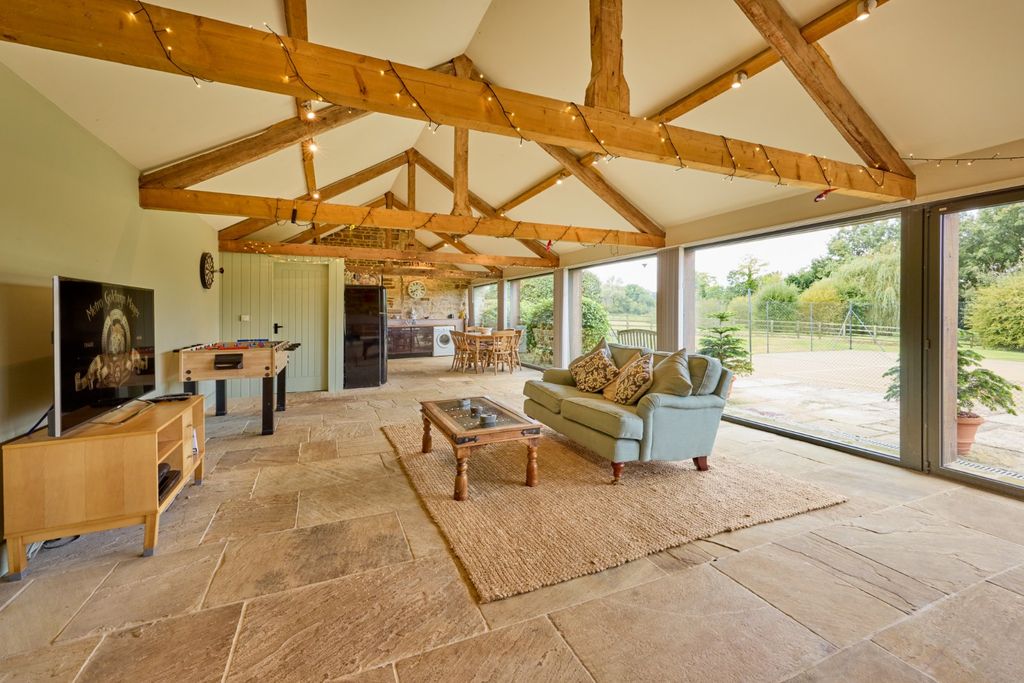 Additional image 6 of 6 bed detached house for salePlumpton, Nr Towcester, South Northamptonshire NN12