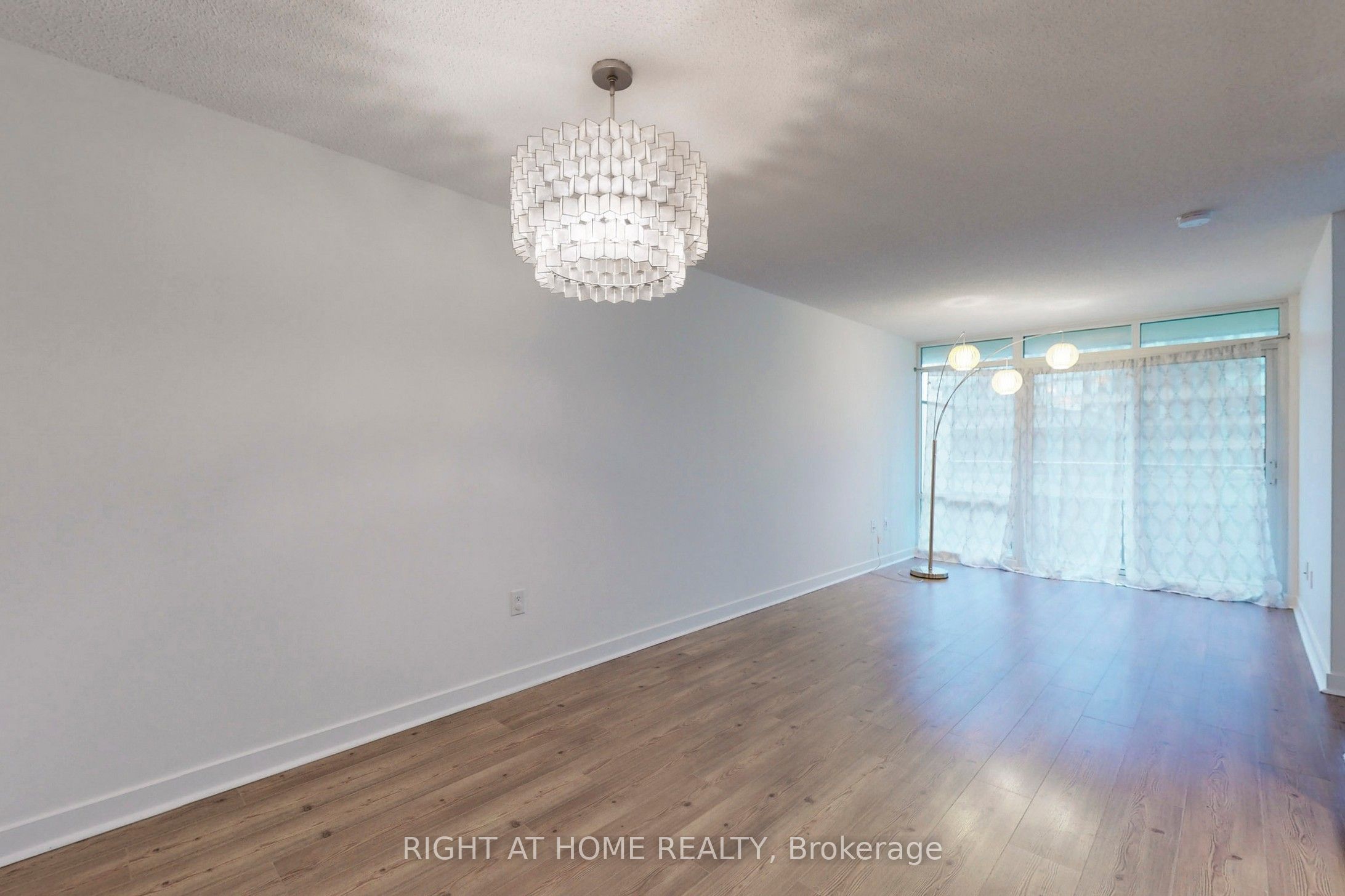 Additional image 3 of 523-4K Spadina Avenue, Toronto, ON, M5V 3Y9