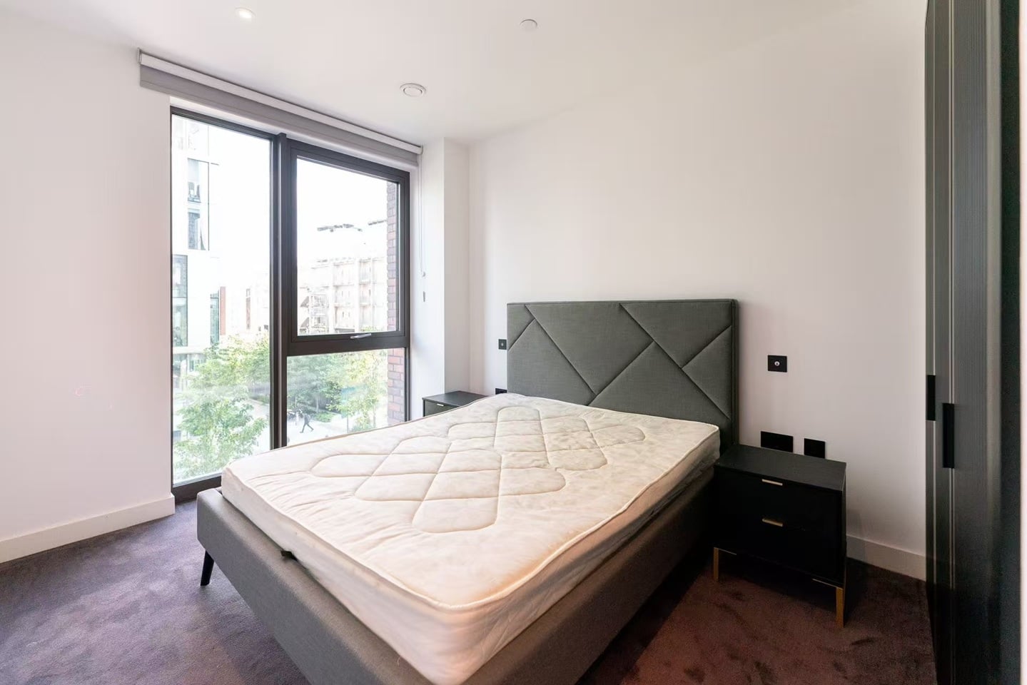 Additional image 11 of 2 Bed Flat, Viaduct Gardens, SW11, N1 7GU