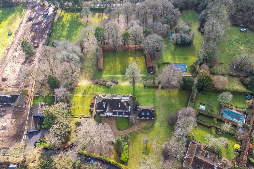 Additional image 8 of 9 bed detached house for saleGillotts Lane, Harpsden, Henley-On-Thames, Oxfordshire RG9