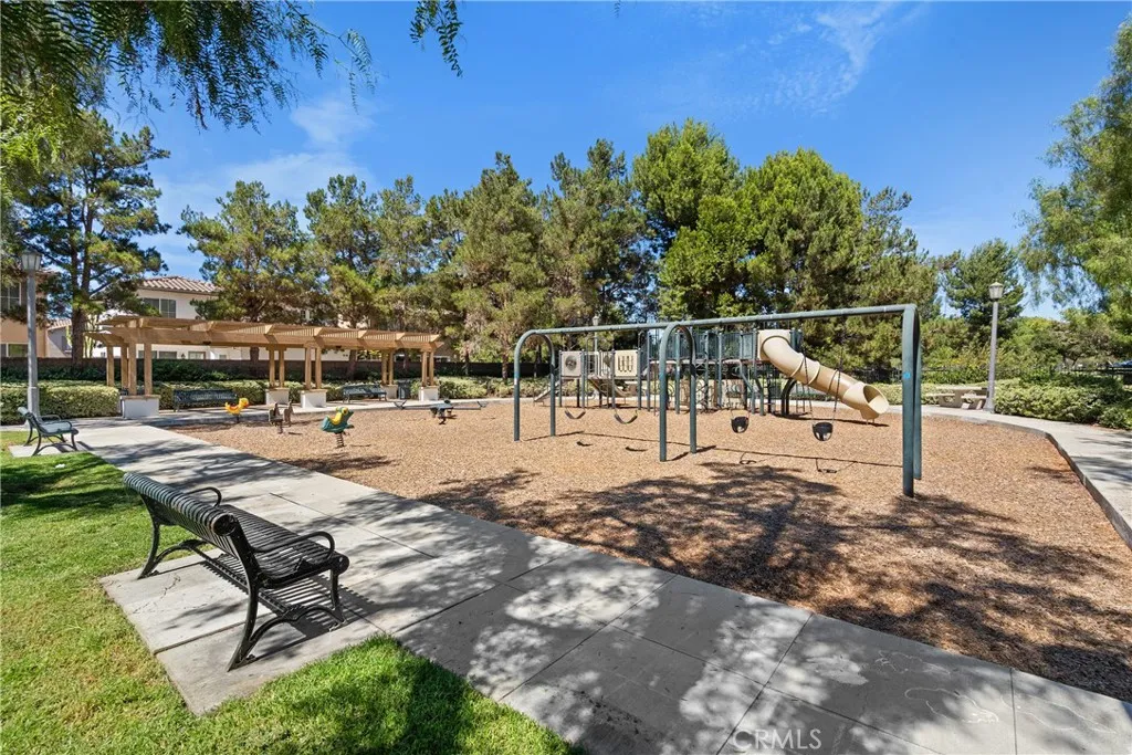 311 Falcon Crk, Irvine, CA 92618