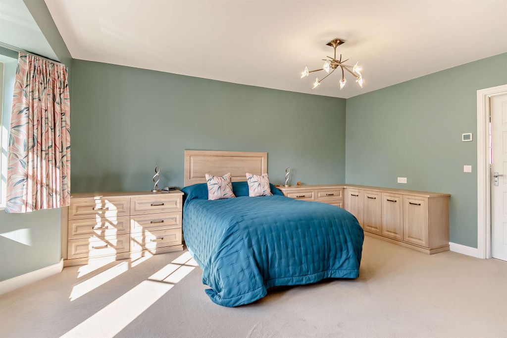 Additional image 11 of 5 bed detached house for saleVawser Crescent, Peterborough PE3