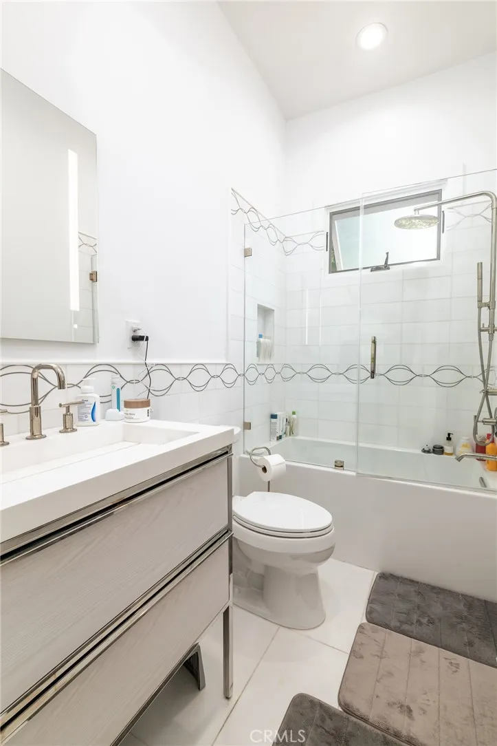 Additional image 76 of 1949 N Catalina Street, County - Los Angeles, CA 90027