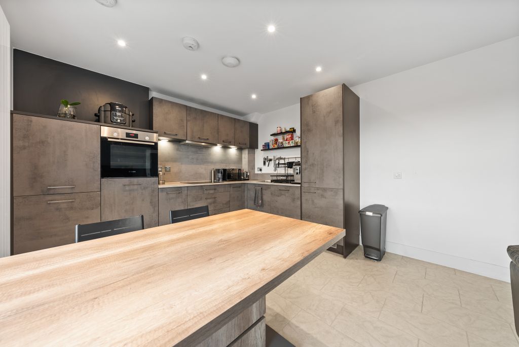 Additional image 6 of 2 bed flat for saleFestival Court, Princes Quay, Glasgow G51