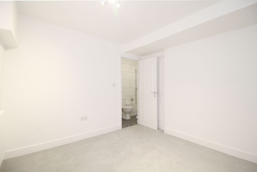 Additional image 12 of 2 bed flat for saleCilfynydd Road, Cilfynydd, Pontypridd CF37
