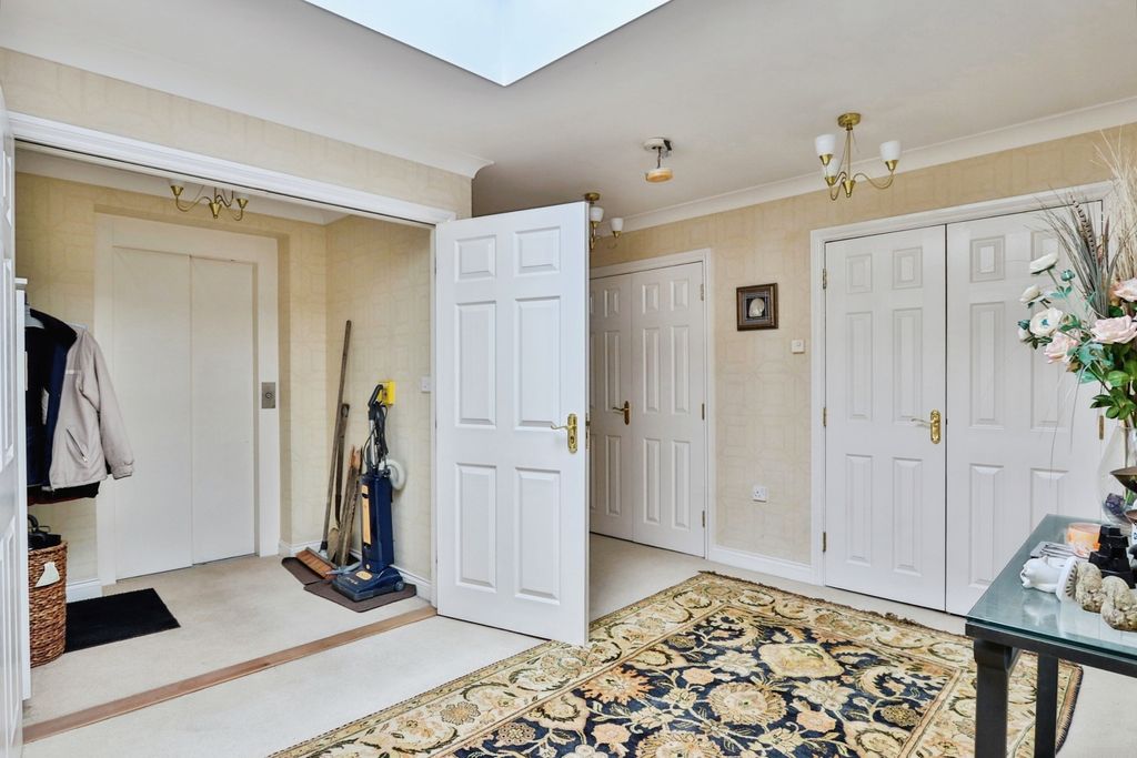 Additional image 8 of 4 bed flat for saleGrove Road, Bournemouth, Dorset BH1