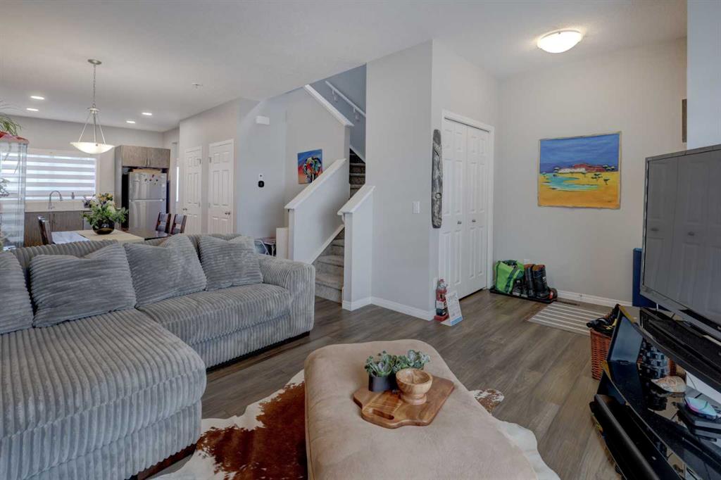 Additional image 6 of 211 Chinook Gate Boulevard SW, Airdrie, AB, T4B 5J4