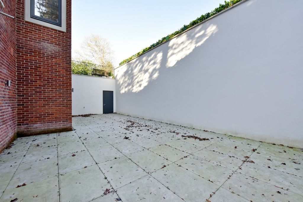 Additional image 5 of 3 bed flat for saleWellington Court, Beaconsfield HP9