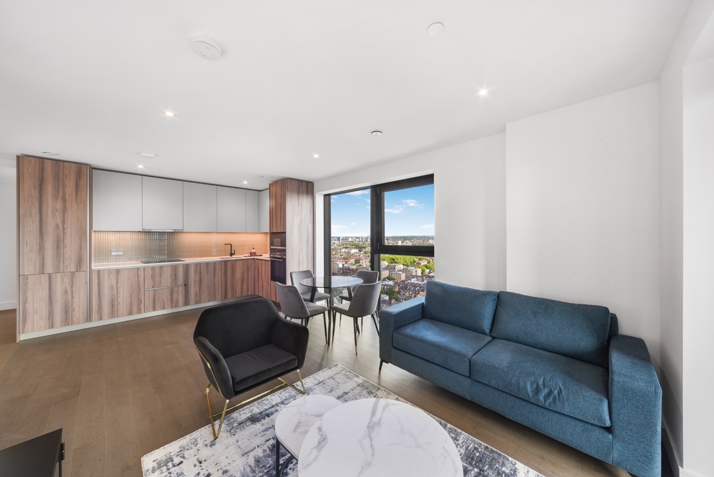 2 Bed Flat, Hewson Way, SE17, N1 7GU