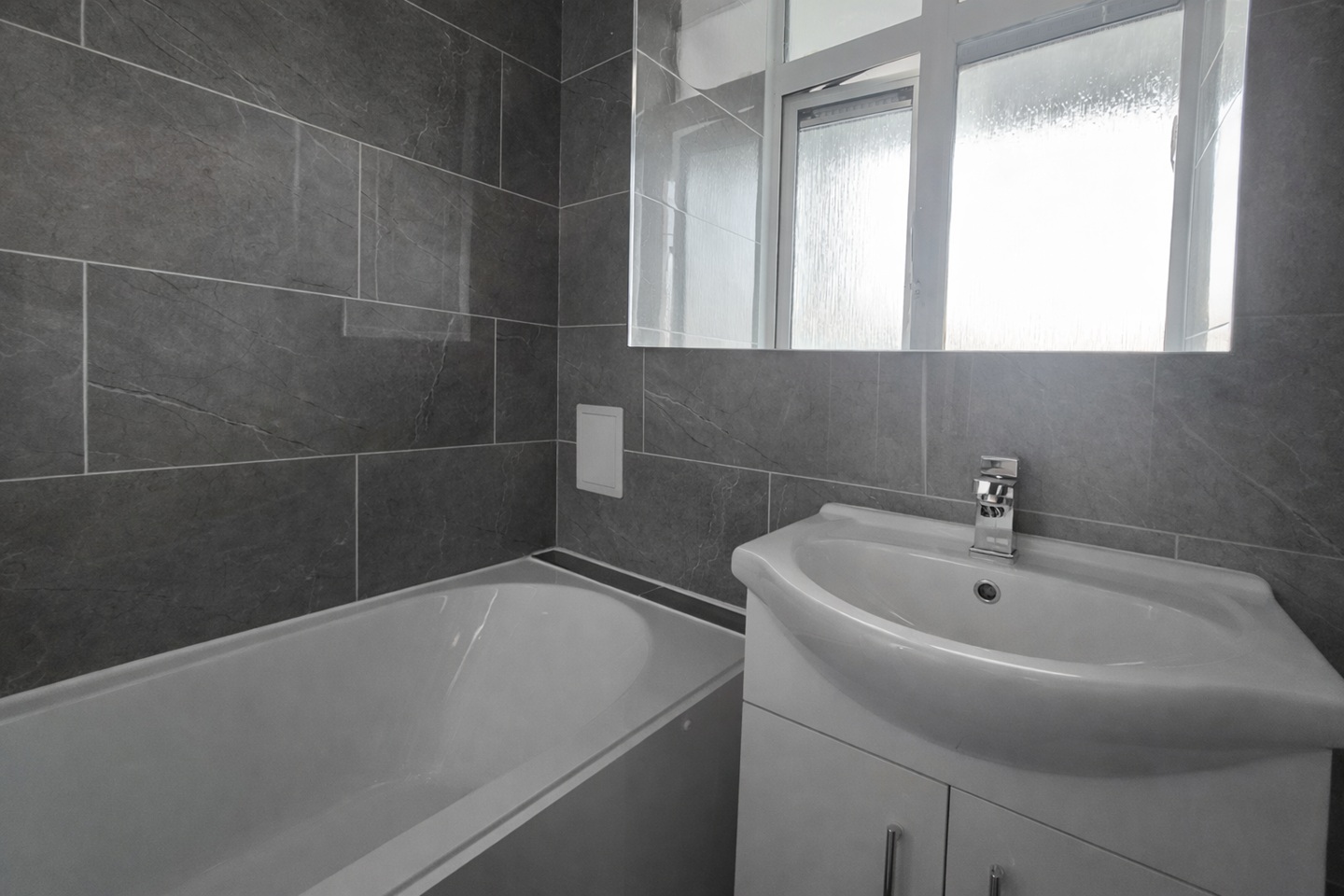 Additional image 5 of 4 Bed Flat, St Peters House, SE17, N1 7GU