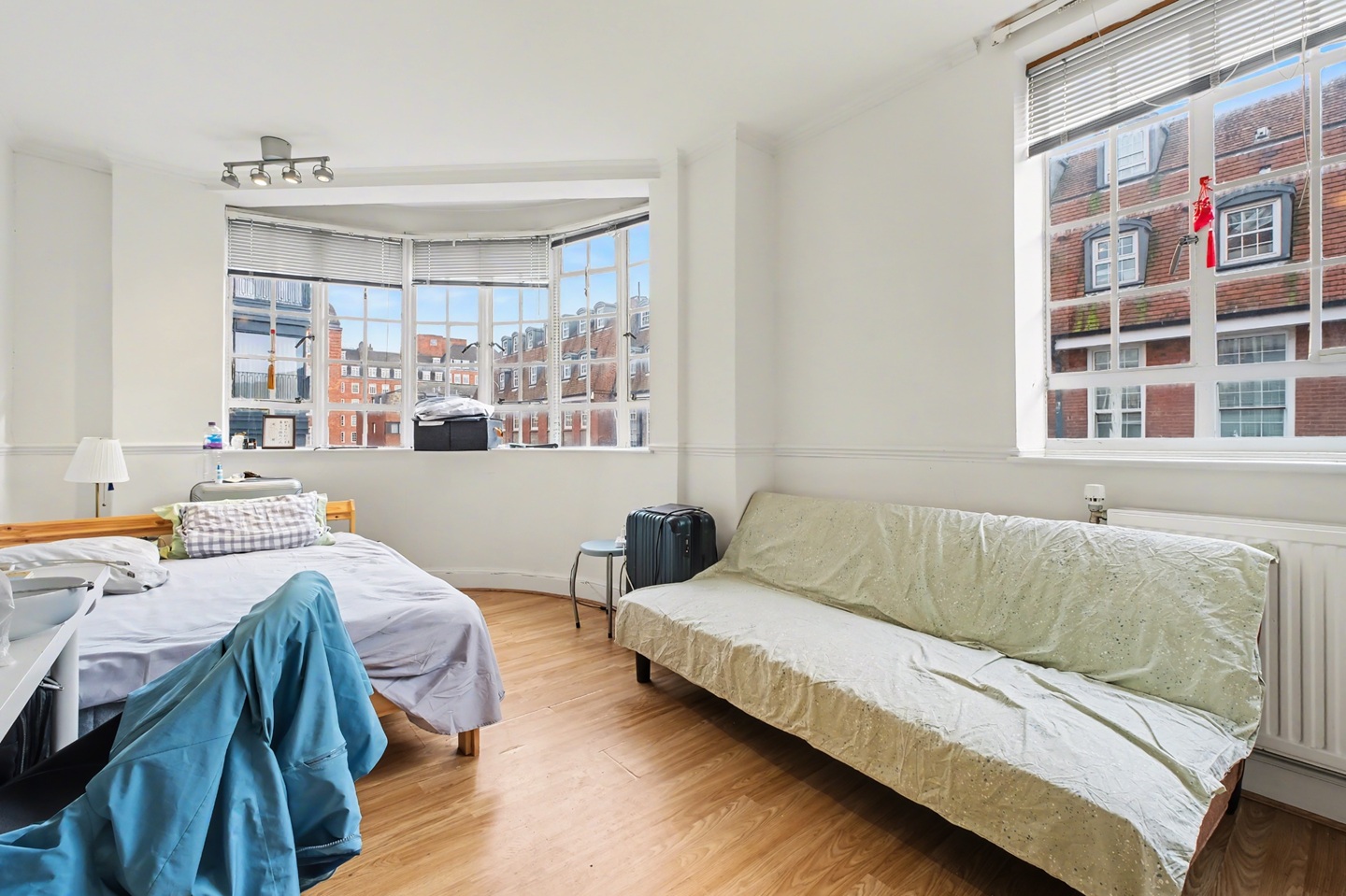 1 Bed Flat, Sloane Avenue, SW3, N1 7GU