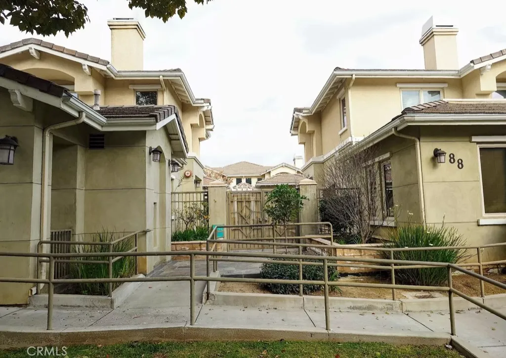 88 N Roosevelt Ave Unit 5, Pasadena, CA 91107 photo 3