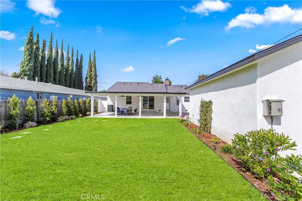 Additional image 128 of 406 Eton Dr, Burbank, CA 91504