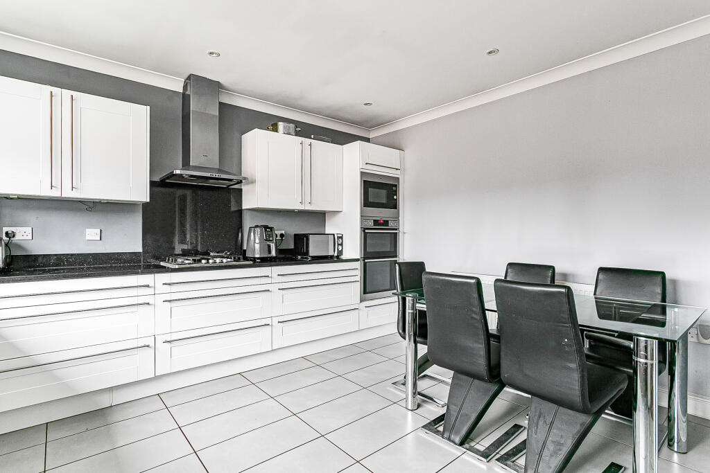 Additional image 6 of Maplefield, Park Street, St Albans, AL2