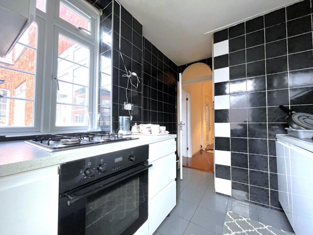 Additional image 4 of 3 Bed Flat, Townshend Court, NW8, N1 7GU