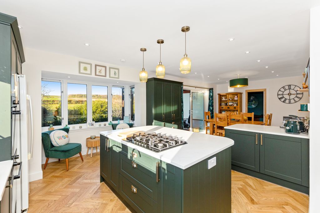 3 bed detached house for sale36 Dewartown, Gorebridge EH23