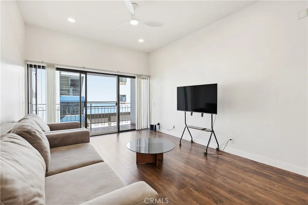 Additional image 28 of 8328 Regents Road Unit 1F, San Diego, CA 92122