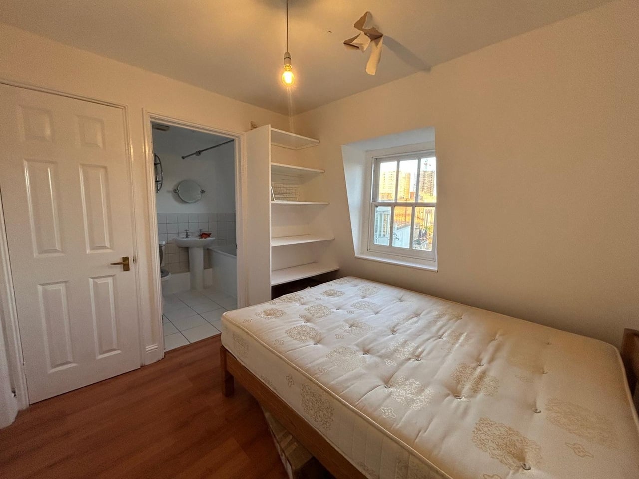 Additional image 4 of 1 Bed Flat, Camden Road, NW1, N1 7GU