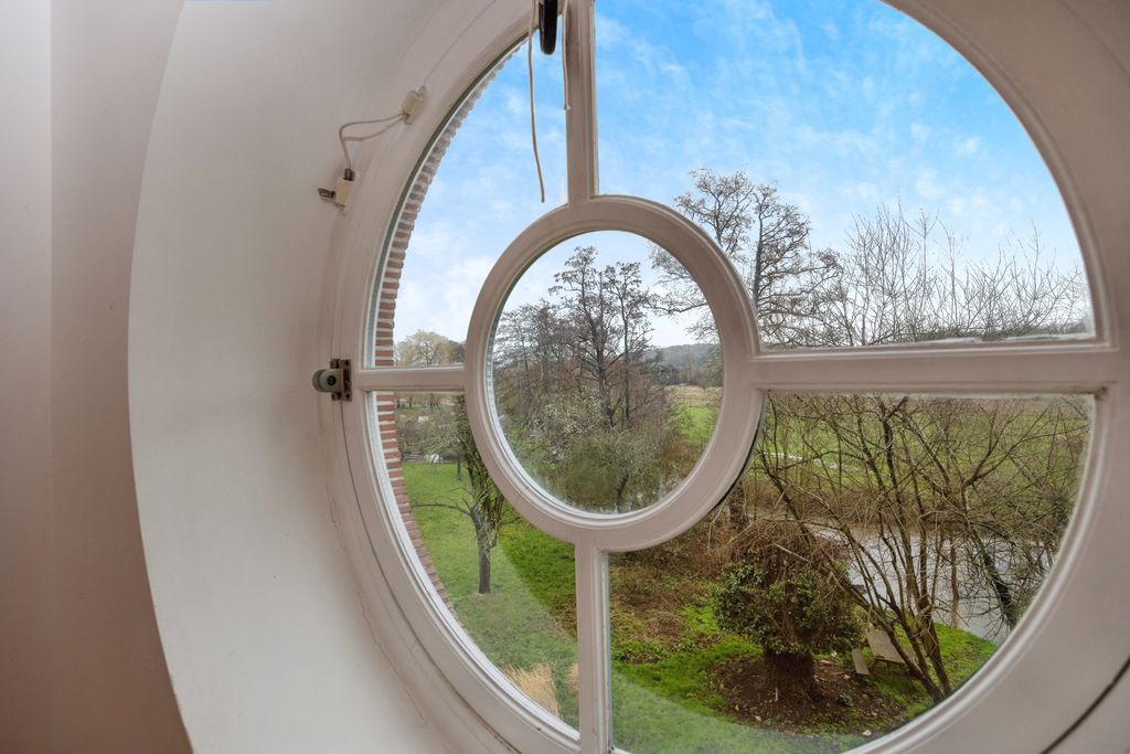 Additional image 4 of 2 bed flat for saleBridge Road, Godalming, Surrey GU7