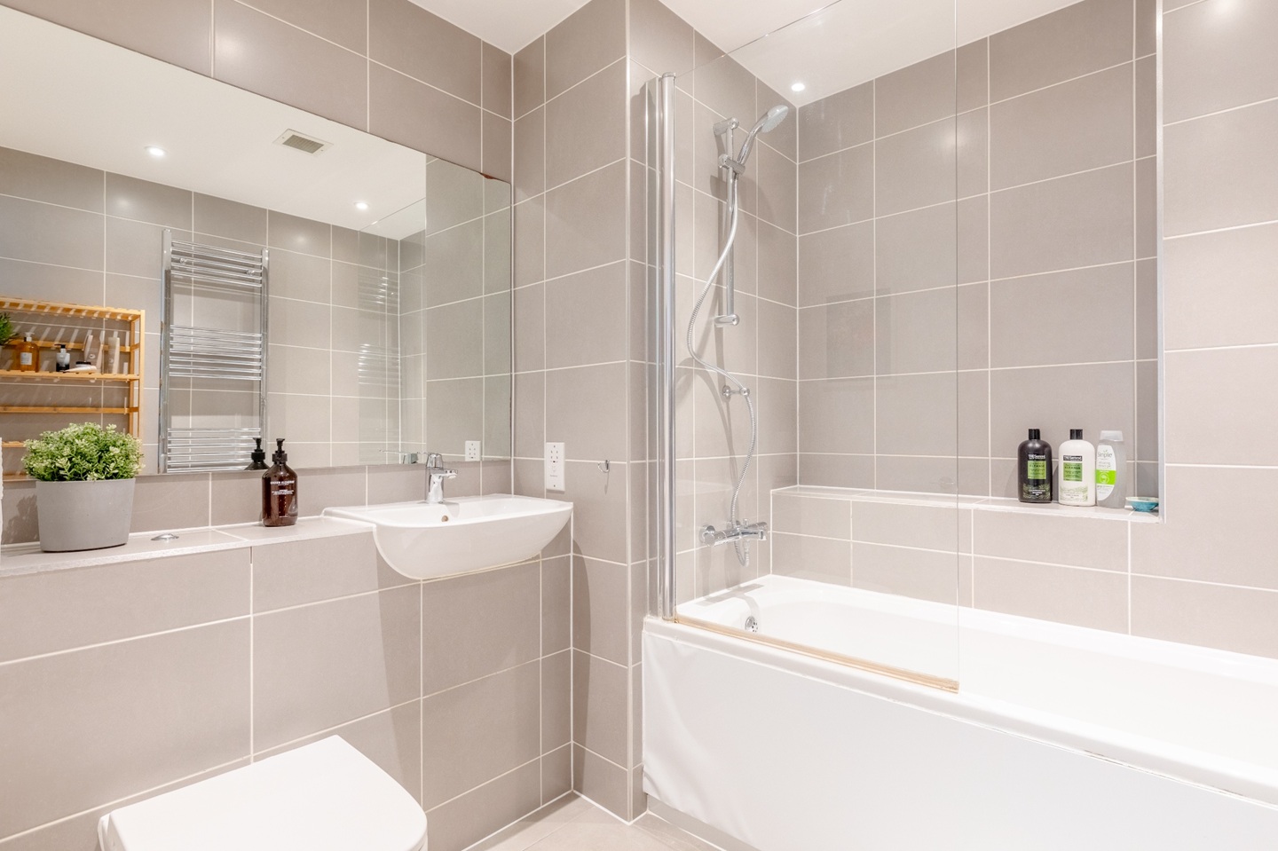 Additional image 5 of 1 Bed Flat, Fable Apartments, EC1V, N1 7GU